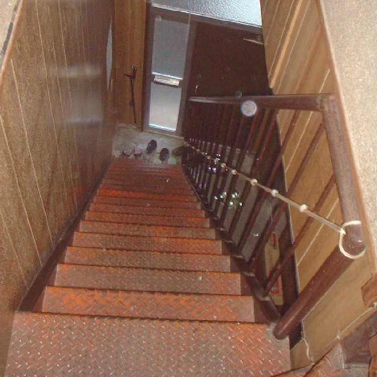 階段リフォーム前の写真