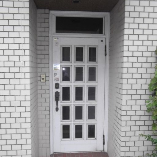 玄関ドアリフォーム前の写真