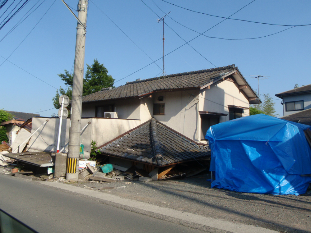 熊本地震視察1階が倒壊した例