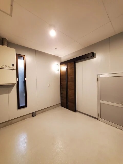 写真スタジオから住宅へリノベーショ後写真玄関