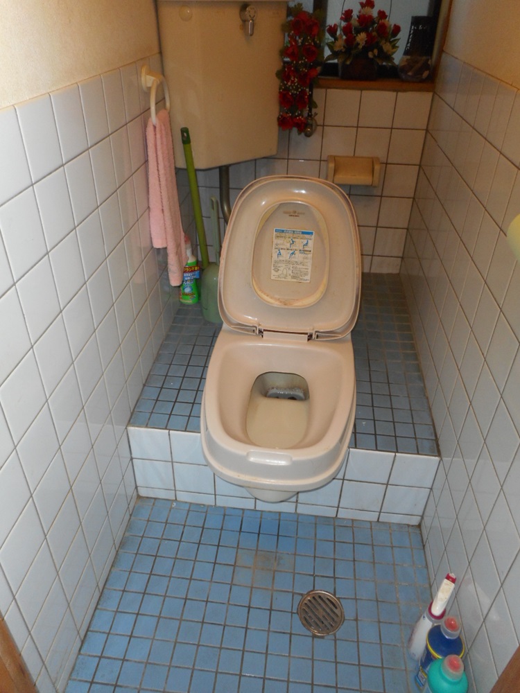 トイレリフォーム前の写真