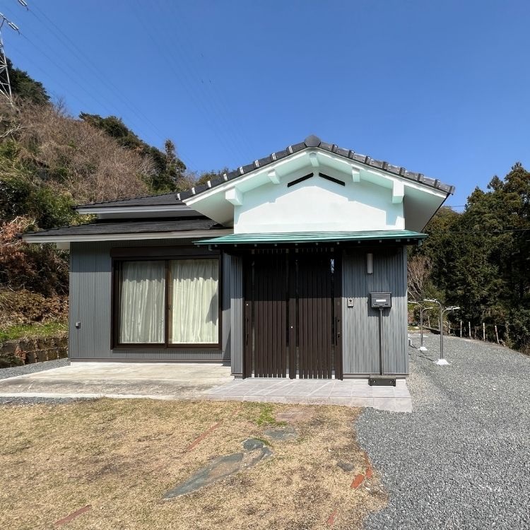 築59年の平屋住宅の外観。耐震・断熱・遮熱塗料で再生された住まい。