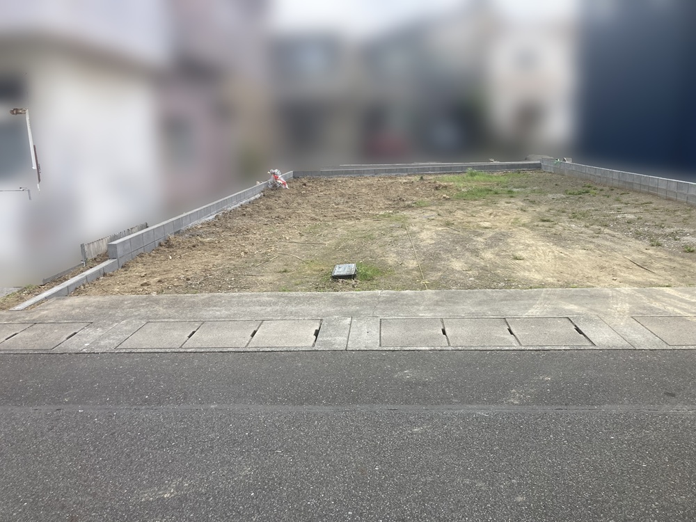 静岡市の空き地での境界ブロック施工完了。敷地が明確に