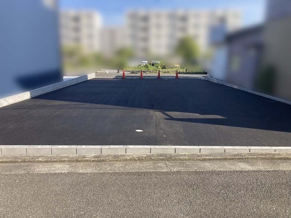静岡市の舗装駐車場完成。奥側から撮影した整備後の様子