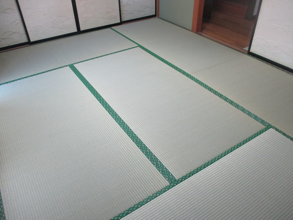 新しいスタイロ畳を設置した和室の様子別の角度からの写真