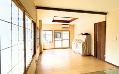 2部屋をつなげて広々とした和室に。やさしい光に包まれるくつろぎ空間にリノベーション。