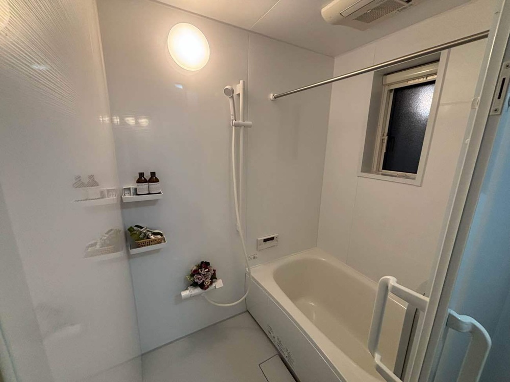 新しく設置した浴室スペース。清潔感があり毎日使いやすい水まわり