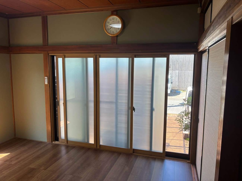 窓に内窓を設置した断熱リフォーム事例