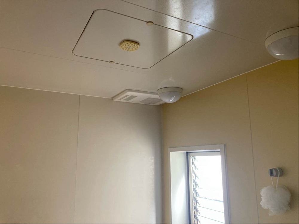 浴室暖房乾燥機設置後のユニットバス完成写真