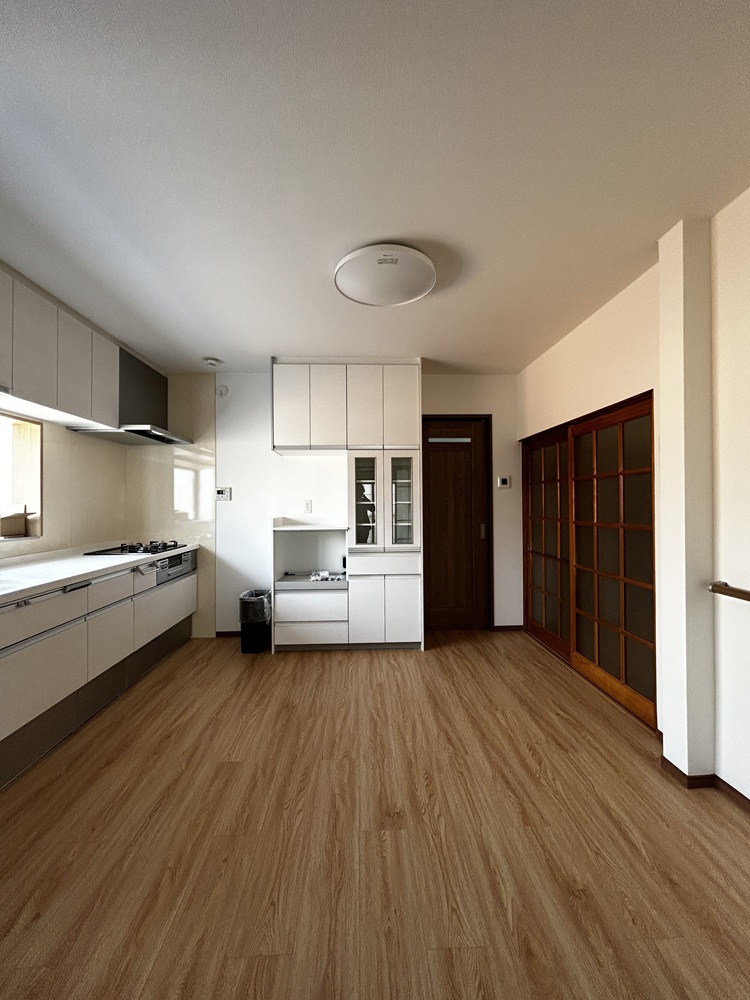 床暖房を設置した完成後のLDK。足元からやさしいあたたかさが広がります。